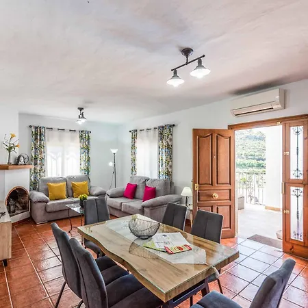 Dos Hermanas Villa