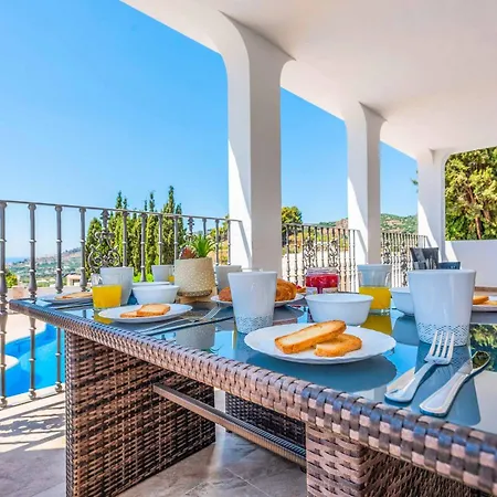 Villa Dos Hermanas *